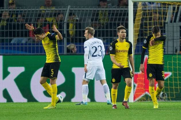 Dortmund, Deutschland 26.09.2017, UEFA Champions League - 2017 18 Season, Gruppenphase - Gruppe H - 5. Spieltag, BV Borussia Dortmund - Tottenham Hotspur, Marc Bartra (BVB), Raphael Guerreiro (BVB), Julian Weigl (BVB) nach dem gegentreffer zum 1:2 enttaeuscht ( DeFodi001