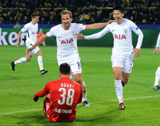 21.11.2017, xhbx, Fussball Champions League, Borussia Dortmund - Tottenham Hotspur, emspor, v.l. Torjubel, Goal celebration, celebrate the goal 1:2 Harry Kane (Tottenham Hotspur), Roman Buerki (Borussia Dortmund), Heung-Min Son (Tottenham Hotspur) Dortmund
