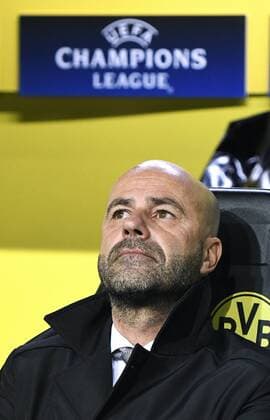 Fussball, UEFA Champions League, Herren, Saison 2017 2018, Gruppe H, 5. Spieltag, Signal Iduna Park Dortmund, Bor. Dortmund (gelb) - Tottenham Hotspur FC (weiss) 1:2; Cheftrainer Peter Bosz (BVB). Einzelbild, Portrait, Porträt.