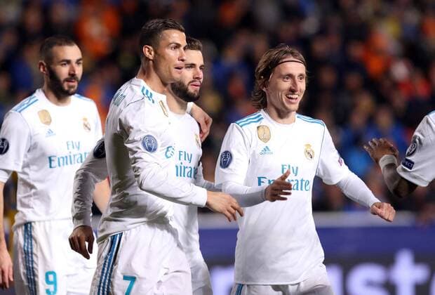 (171122) -- NICOSIA, Nov. 22, 2017 -- Real Madrid s Luka Modric (1st R) celebrates with teammates during the the UEFA Champions League Group H match against Apoel in Nicosia, Cyprus, Nov. 21, 2017. Real Madrid won 6-0. ) (SP)CYPRIS-NICOSIA-SOCCER-UEFA CHAMPIONS LEAGUE-REAL MADRID VS APOEL SakisxSavvides 