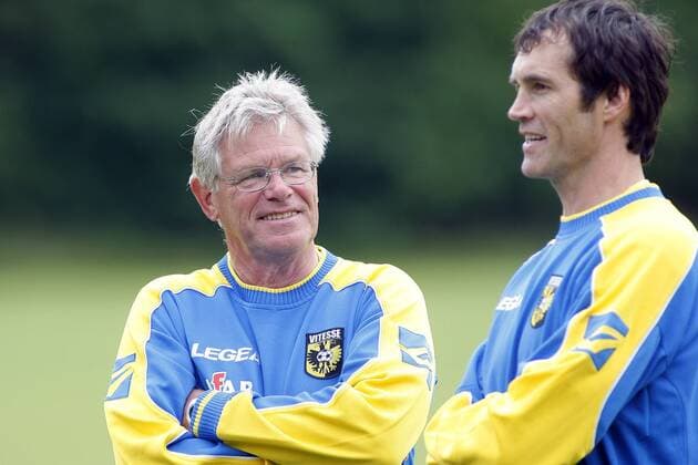 voetbal eredivisie vitesse seizoen eerste training 2009-2010 22-06-2009 jan jongbloed met raymond van der gouw eerste training vitesse