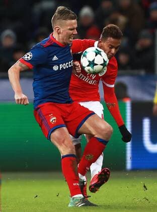 MOSCOW, RUSSIA â€“ NOVEMBER 22, 2017: CSKA Moscow s Pontus Wernbloom (L) and Benfica Lisbonâ€™s Filipe Augusto in their 2017 18 UEFA Champions League Group A Round 5 football match at VEB Arena. Sergei Fadeichev TASS  TS06A2D6