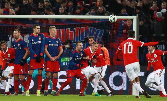 Bilder des Tages - SPORT MOSCOW, RUSSIA â€“ NOVEMBER 22, 2017: CSKA Moscow and Benfica Lisbon players in their 2017 18 UEFA Champions League Group A Round 5 football match at VEB Arena. Sergei Fadeichev TASS  TS06A30D