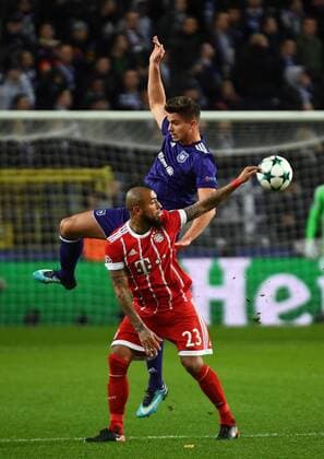 22.11.2017, xjhx, Fussball Champions League, RSC Anderlecht - FC Bayern Muenchen emspor, v.l. Arturo Vidal (FC Bayern Muenchen), Leander Dendoncker (RSC Anderlecht) Anderlecht