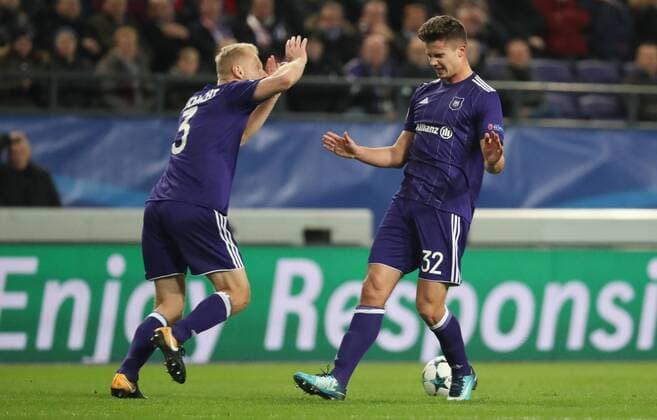 Anderlecht s Leander Dendoncker looks dejected during a soccer match between Belgian club RSC Anderlecht and German team FC Bayern Munchen, Wednesday 22 November 2017 in Brussels, game five out of six in the group stage (Group B) of the UEFA Champions League competition. VIRGINIExLEFOUR  x05206682x