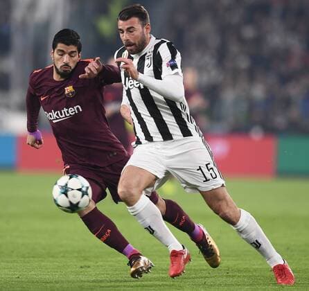 Mg Torino 22 11 2017 - Champions League IJuventus-Barcellona foto Matteo Gribaudi Image nella foto: Luis Suarez-Andrea Barzagli 