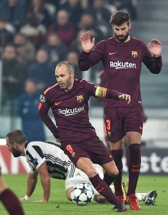 Andres Iniesta, Gerard Pique Barcelona, Gonzalo Higuain Juventus Torino 22-11-2017 Allianz Stadium Champions League 2017 2018 Group D Juventus - Barcelona Foto Andrea Staccioli Insidefoto andreaxstaccioli