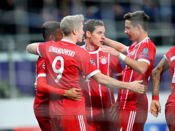 Corentin Tolisso (FC Bayern Muenchen 24) Robert Lewandowski (FC Bayern Muenchen 9) Sebastian Rudy (FC Bayern Muenchen 19) Marco Friedl (FC Bayern Muenchen 34) Jubel nach dem 0:1, RSC Anderlecht vs. FC Bayern Muenchen, Champions League, Fussball, 22.11.2017, Anderlecht Copyright: xLanger Eibner-Pressefotox EP_HLR