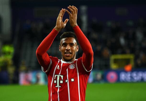 22.11.2017, xjhx, Fussball Champions League, RSC Anderlecht - FC Bayern Muenchen emspor, v.l. Corentin Tolisso (FC Bayern Muenchen) jubeln jubelt nach Spielende. bedankt bedanken sich bei den Fans Anderlecht