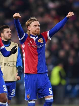 FUSSBALL CHAMPIONS LEAGUE SAISON 2017 2018 GRUPPENPHASE FC Basel - Manchester United ManU FC 22.11.2017 SCHLUSSJUBEL FC Basel; Matchwinner, Torschuetze zum 1-0 Michael Lang Basel