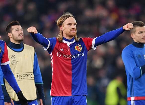 FUSSBALL CHAMPIONS LEAGUE SAISON 2017 2018 GRUPPENPHASE FC Basel - Manchester United ManU FC 22.11.2017 SCHLUSSJUBEL FC Basel; Matchwinner, Torschuetze zum 1-0 Michael Lang Basel