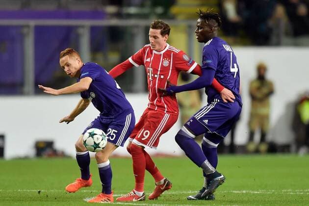 BRUSSELS, BELGIUM - NOVEMBER 22 : Sebastian Rudy defender of Bayern battles for the ball with Adrien Trebel midfielder of RSC Anderlecht and Kara Serigne Modou Mbodji defender of RSC Anderlecht FOOTBALL : Anderlecht vs Bayern Munich - Ligue des Champions - 22 11 2017 PhotoNews Panoramic  775030972