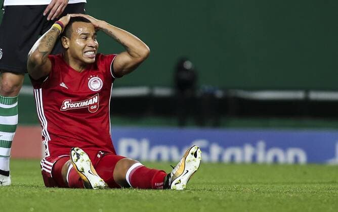 November 22, 2017 - Lisbon, Portugal - Olympiakos s forward Felipe Pardo reacts during the Champions League football match between Sporting CP and Olympiacos at Jose Alvalade Stadium in Lisbon on November 22, 2017. NURPHOTO CARLOS COSTA. Sporting CP v Olympiakos Piraeus - UEFA Champions League  - ZUMAn230 20171122_zaa_n230_469 Copyright: xCarlosxCostax