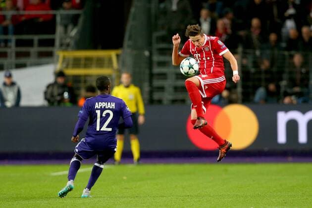 Dennis Appiah ( RSC Anderlecht 12 ) Marco Friedl (FC Bayern Muenchen 34), RSC Anderlecht vs. FC Bayern Muenchen, Champions League, Fussball, 22.11.2017, Anderlecht Copyright: xLanger Eibner-Pressefotox EP_HLR