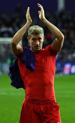 22.11.2017, xjhx, Fussball Champions League, RSC Anderlecht - FC Bayern Muenchen emspor, v.l. Robert Lewandowski (FC Bayern Muenchen) bedankt bedanken sich bei den Fans Anderlecht