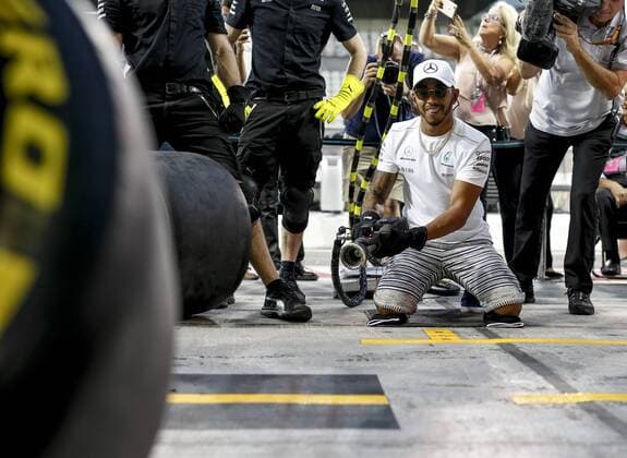 Motorsports: FIA Formula One World Championship WM Weltmeisterschaft 2017, Grand Prix of Abu Dhabi, 44 Lewis Hamilton (GBR, Mercedes AMG Petronas F1 Team), Abu Dhabi United Arab Emirates