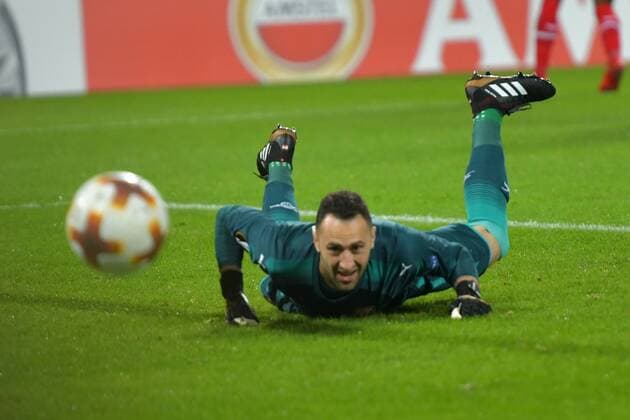 GER, 1. FC Köln (GER) vs. FC Arsenal (ENG) 23.11.2017, RheinEnergieSTADION, Köln, Europa Leaque, Gruppenphase, 5. Spieltag, GER, 1. FC Köln (GER) vs. FC Arsenal (ENG) im Bild: erste Chance für Köln David Ospina (FC Arsenal 13),