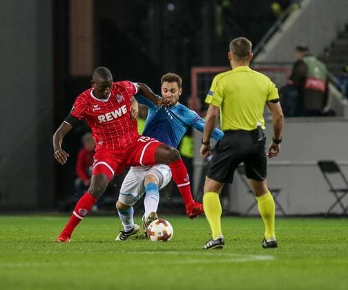 Koeln, Rhein Energie Stadion, 13.02.2016, Fußball, UEFA Europa League, FC Koeln - FC Arsenal Bild: li.Sehrou Guirassy (FC Köln, 19),re.Mathieu Debuchy (FC Arselnal, 2) Copyright: HMBxMedia ThomasxJäger