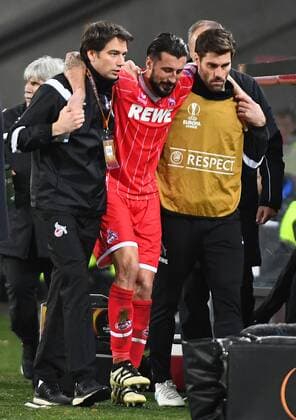 23.11.2017, xjhx, Fussball Europa League, 1.FC Koeln - Arsenal London, emspor v.l. Dominic Maroh (1. FC Koeln) verletzt, Verletzung, Koeln