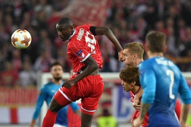 GER, 1. FC Köln (GER) vs. FC Arsenal (ENG) 23.11.2017, RheinEnergieSTADION, Köln, Europa Leaque, Gruppenphase, 5. Spieltag, GER, 1. FC Köln (GER) vs. FC Arsenal (ENG) im Bild: Kopfball durch Sehrou Guirassy (FC Köln 19),