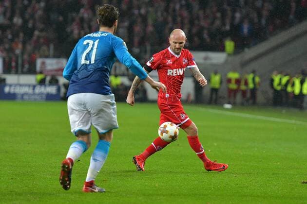 GER, 1. FC Köln (GER) vs. FC Arsenal (ENG) 23.11.2017, RheinEnergieSTADION, Köln, Europa Leaque, Gruppenphase, 5. Spieltag, GER, 1. FC Köln (GER) vs. FC Arsenal (ENG) im Bild: Calum Chambers (FC Arsenal 21), im Zweikampf gegen Konstantin Rausch (FC Köln 34),