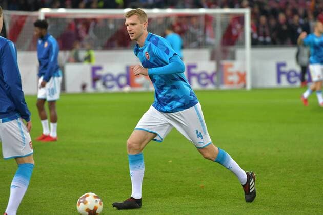 GER, 1. FC Köln (GER) vs. FC Arsenal (ENG) 23.11.2017, RheinEnergieSTADION, Köln, Europa Leaque, Gruppenphase, 5. Spieltag, GER, 1. FC Köln (GER) vs. FC Arsenal (ENG) im Bild: Per Mertesacker (FC Arsenal 4), Querformat, Einzelaktion, Ganzkörper Ganzkoerper,