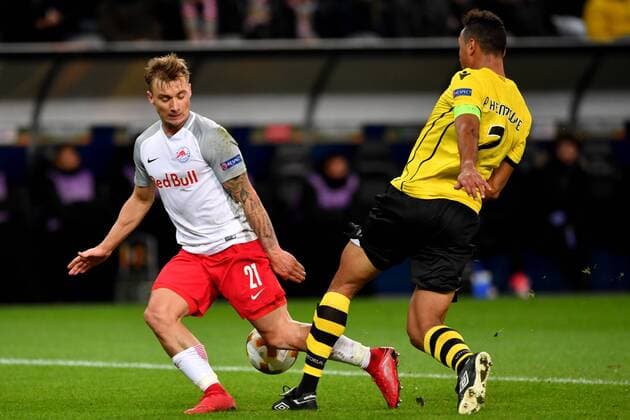 SOCCER - EL, RBS vs Vitoria SALZBURG,AUSTRIA,23.NOV.17 - SOCCER - UEFA Europa League, Red Bull Salzburg vs Vitoria Guimaraes SC. Image shows Fredrik Gulbrandsen (RBS) and Pedrao (Vitoria). GEPAxpictures xFlorianxErtl