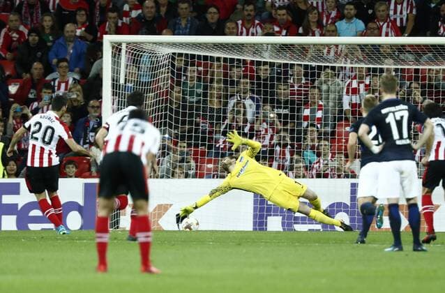 DAVID S. BUSTAMANTE 23 11 2017 BILBAO PAIS VASCO Partido correspondiente a la Jornada 5 del grupo J de la UEFA Europa League de futbol entre el Athletic de Bilbao y el Hertha BSC Berlin disputado en el Estadio San Mames de Bilbao. gol y celebracion de Aritz Aduriz Zubeldia  xDAVIDxS.xBUSTAMANTEx xx