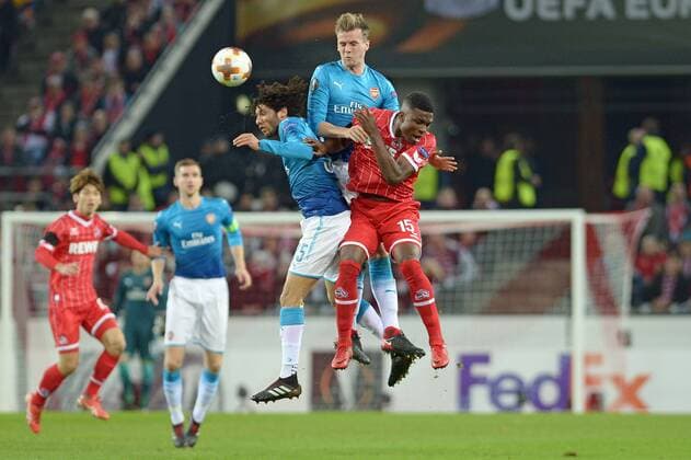 Koeln, Germany 23.11.2017, UEFA Europa League - 2017 18 Season, Gruppenphase - Gruppe H - 5. Spieltag, 1. FC Koeln - FC Arsenal, von links: Mohamed Elneny (Arsenal), Rob Holding (Arsenal), Jhon Cordoba (KOE) ( DeFodi521