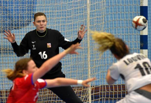 Czech handball players Michaela Hrbkova (from left) and goalkeeper Lucie Satrapova and Kristina Logvin of Austria in action during the friendly match Czech Republic vs. Austria, Cheb, Czech Republic, November 23, 2017. (CTKxPhoto SlavomirxKubes) CTKPhotoP201711230882501  KBS_10k