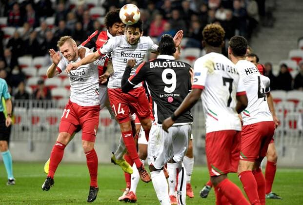 NICE, FRANCE - NOVEMBER 23 :Sandy Walsh defender of SV Zulte Waregem and Dante defender of OGC Nice during the UEFA Europa League, Group K stage match between SV Zulte Waregem and OGC Nice at the Allianz stadium on November 23, 2017 in Nice, France, 23 11 2017 FOOTBALL : Europa League - OGC Nice vs Zulte Waregem - 23 11 2017 PHOTONEWS PANORAMIC  775031125