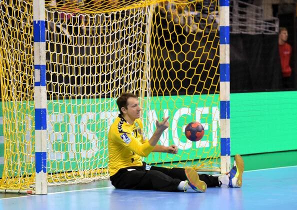 EHF-Pokal,Handball:Fuechse Berlin vs.FC Porto,23.11.2017 Petr Stochl 71(Fuechse Berlin), waehrend des Spiels zwischen den Fuechse Berlin und dem FC Porto am 23.11.2017 in der Max Schmeling Halle Berlin, Deutschland. Handball,Maenner,3.Runde,EHF-Pokal