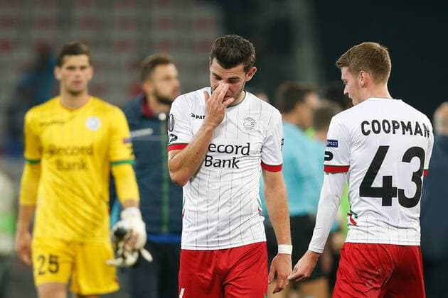 Essevee s players looks dejected after a game between French club OGC Nice and Belgian soccer team SV Zulte Waregem, the fifth game of the group stage (Group K) of the UEFA Europa League competition, Thursday 23 November 2017 in Nice, France. BRUNOxFAHY  x05207320x