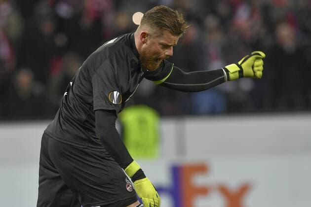 GER, 1. FC Köln (GER) vs. FC Arsenal (ENG) 23.11.2017, RheinEnergieSTADION, Köln, Europa Leaque, Gruppenphase, 5. Spieltag, GER, 1. FC Köln (GER) vs. FC Arsenal (ENG) im Bild: Timo Horn Torwart (FC Köln 1), freut sich über den Sieg