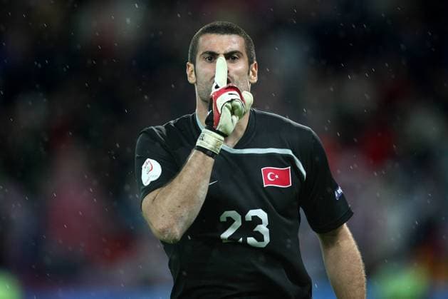 euro2008 ek , geneve , 15-06-08 turkije - tsjechie 3-2 turkije winst in een sensationele wedstrijd vlak voor tijd provocerende volkan demirel na de 3-2 turkije - tsjechie