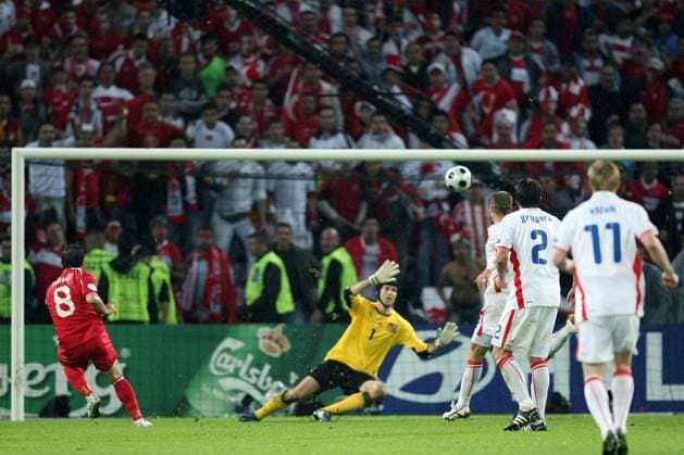 euro2008 ek , geneve , 15-06-08 turkije - tsjechie 3-2 turkije winst in een sensationele wedstrijd vlak voor tijd nihat kahveci scoort de 3-2 vlak voor tijd turkije - tsjechie