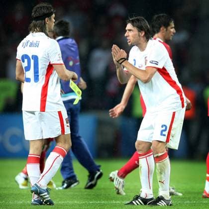 euro2008 ek , geneve , 15-06-08 turkije - tsjechie 3-2 turkije winst in een sensationele wedstrijd vlak voor tijd ongeloof bij zdenek grygera en tomas ujfalusi turkije - tsjechie