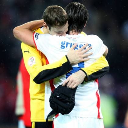 euro2008 ek , geneve , 15-06-08 turkije - tsjechie 3-2 turkije winst in een sensationele wedstrijd vlak voor tijd peter cech treurt bij zdenek grygera turkije - tsjechie