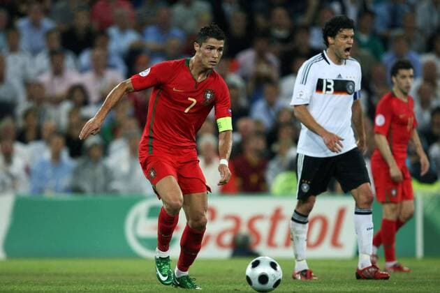 basel , 19-06-08 ek euro2008 kwartfinale portugal - duitsland 2-3 christiano ronaldo en michael ballack portugal - duitsland