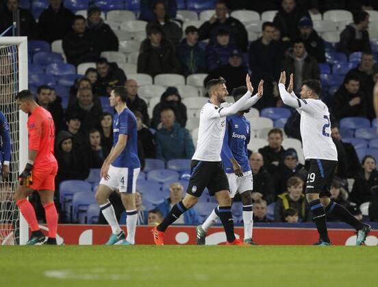 23rd November 2017, Goodison Park, Liverpool, England; UEFA Europa League, Everton versus Atalanta; Bryan Cristante ofAtalanta is congratulated by Andrea Petagna after scoring his team s first goal after 12 minutes  ActionPlus11955123