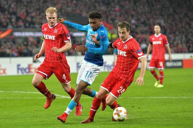 GER, 1. FC Köln (GER) vs. FC Arsenal (ENG) 23.11.2017, RheinEnergieSTADION, Köln, Europa Leaque, Gruppenphase, 5. Spieltag, GER, 1. FC Köln (GER) vs. FC Arsenal (ENG) im Bild: Alex Iwobi (FC Arsenal 17), gegen li Frederik Sörensen Sorensen (FC Köln 4), und Lukas Klünter Kluenter (FC Köln 24),