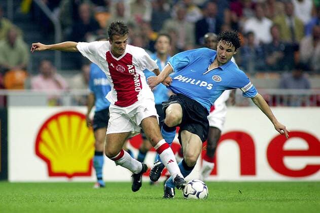 historie johan cruijffschaal , amsterdam , arena 11-08-2002 ajax - psv 3-1. duel rafael van der vaart en mark van bommel. johan cruijffschaal 2002