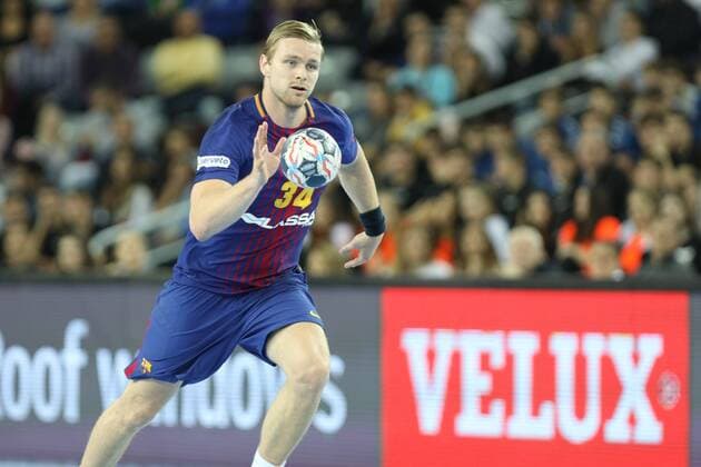 Zagreb, 23.11.2017. - Arena Zagreb hall, 2017 18 EHF Men s Champions League Group Phase. HC Prvo plinarsko drustvo (white) - ESP FC Barcelona Barca Lassa (blue) 24:32 Aron PALMARSSON (34) 