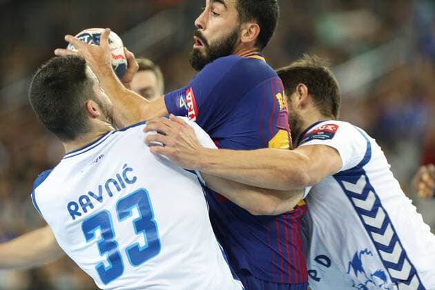 Zagreb, 23.11.2017. - Arena Zagreb hall, 2017 18 EHF Men s Champions League Group Phase. HC Prvo plinarsko drustvo (white) - ESP FC Barcelona Barca Lassa (blue) 24:32 Valero RIVERA FOLCH (17) 