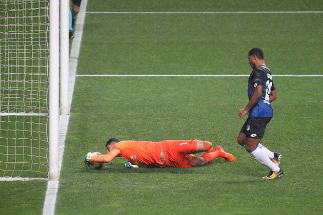 Football, Fussbal UEFA - Matheus of SC Braga challenges Gnabry of TSG Hoffenheim, during a UEFA Europa League Group Stage match, at Estadio Municipal de Braga, in Braga. Braga, Portugal, 23rd November 2017. Photo: IMAGO Pedro Benavente