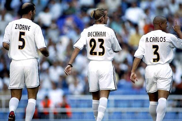 seizoen 2003 2004 , madrid 30-08-2003 , opening van het nieuwe seizoen real madrid - betis sevilla 2-1. zidane, beckham, roberto carlos real madrid dream team *** season 2003 2004 madrid 30 08 2003 opening of the new season real madrid betis sevilla 2 1 zidane beckham roberto carlos real madrid dream team primera division spanish football 