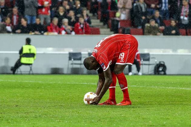 Sehrou Guirassy (FC Koeln 19) legt zum Elfmeter an, 1. FC Koeln - FC Arsenal London Koeln Copyright: xEIBNER BenjaminxHornx EP_BHN