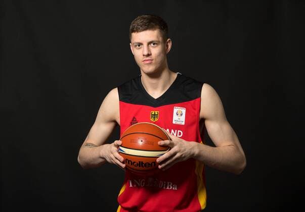 Basketball Chemnitz 23.11.2017 FIBA Europe World Cup Qualifier WM Qualifikation Deutsche Basketball Nationalmannschaft DBB Team GER Isaiah Hartenstein (Deutschland, No.55)