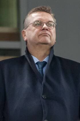 Reinhard Grindel (DFB-Präsident) Portrait, Nahaufnahme, Einzelfoto, Einzelbild, single picture, Fussball, Frauen-Länderspiel, Deutschland - Frankreich,