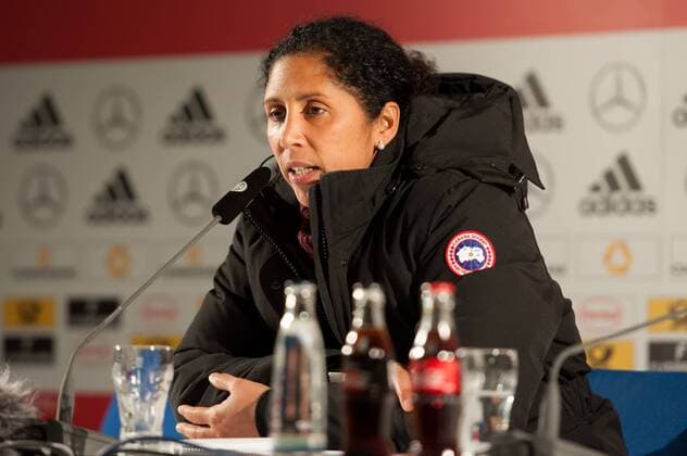 Bundestrainerin, Trainerin Steffi Jones (Deutschland) während der Pressekonferenz, at the press conference PK Pressekonferenz Fussball, Frauen-Länderspiel, Deutschland - Frankreich,